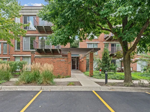 382 Kelburn Rd APT 321, Deerfield, IL 60015