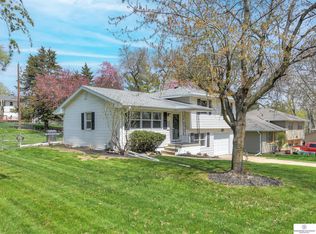 9812 Nina St, Omaha, NE 68124