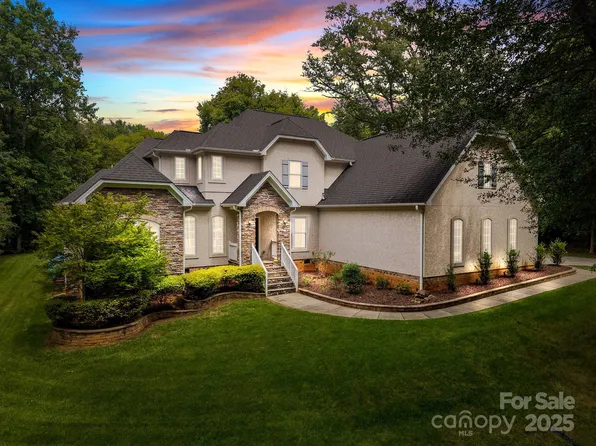 6802 Rock Island Rd, Charlotte, NC 28278