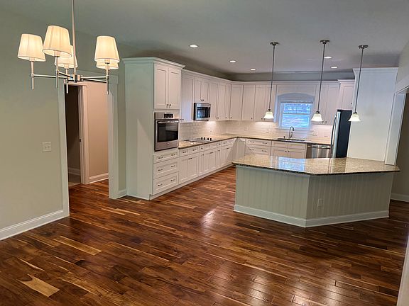5th image of 255 Midland Rd