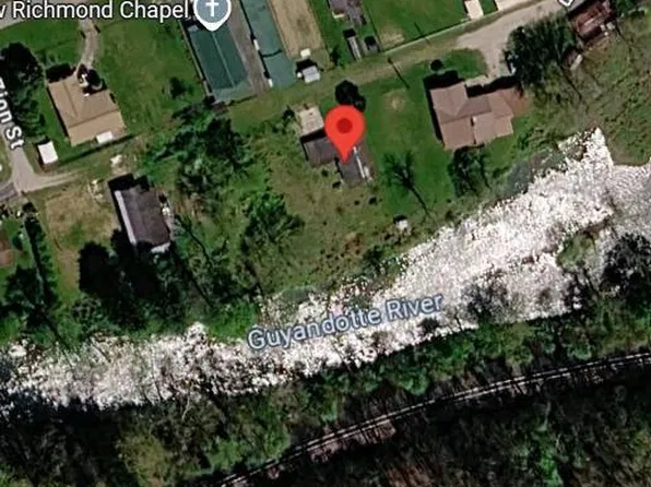 69 Woodburn Ln, New Richmond, WV 24867