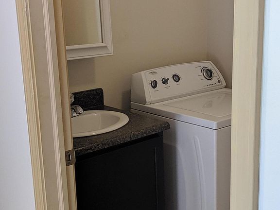 4th image of 4660 Lake St
