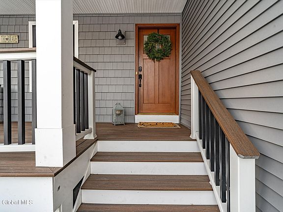 2nd image of 7 Joseph Street