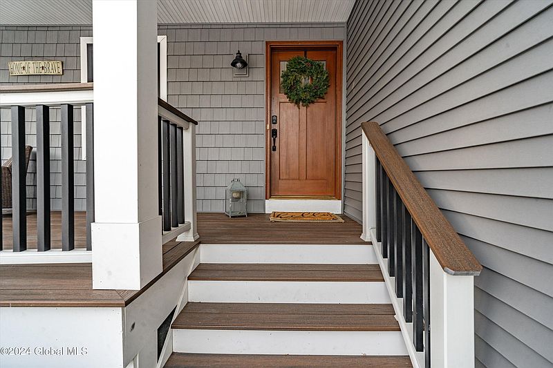 2nd image of 7 Joseph Street