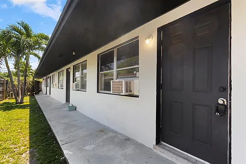 730 NW 4th Ave #1 Photo 1