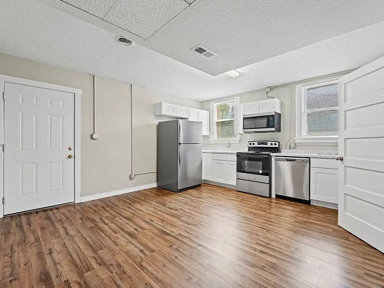 501 Ann St — Photo 18