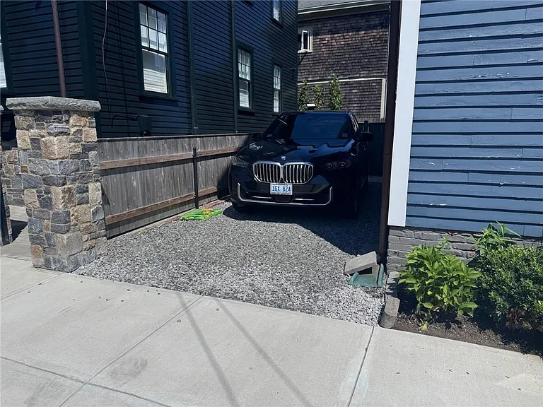 35 Elm St #B — Photo 23