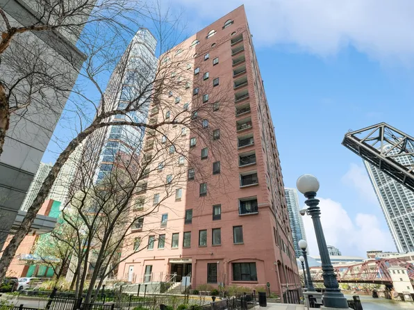 345 N Canal St APT 908, Chicago, IL 60606