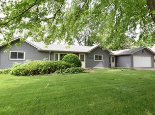 6285 S Linnie Lac Pl, New Berlin, WI 53146
