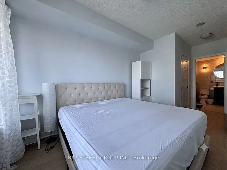 28 Linden St #1206 — Photo 7