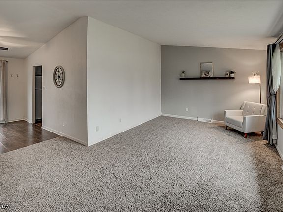 4th image of 24861 Antler Dr