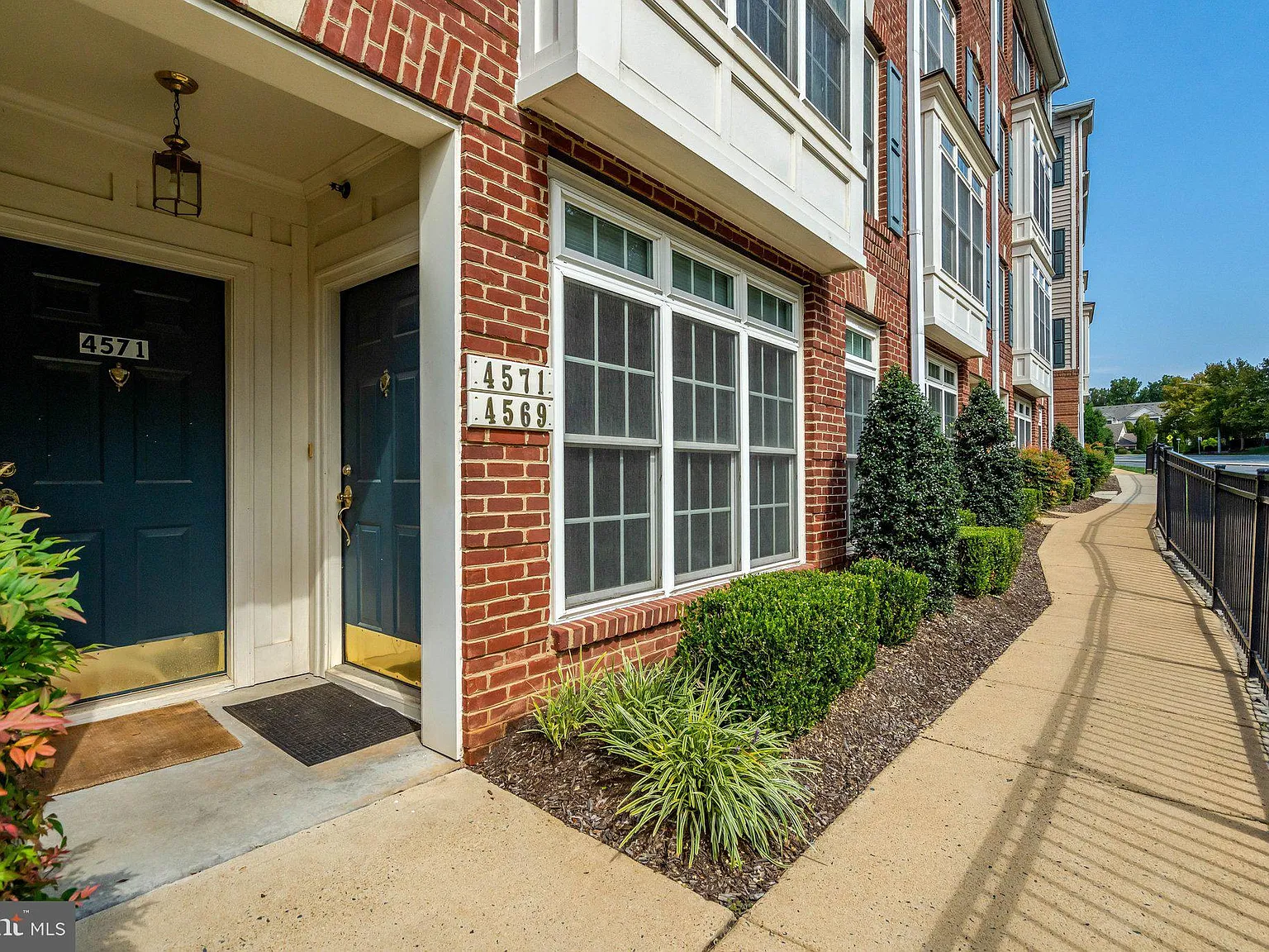 3 bed, 2.5 bath, 1566 sqft, $3,000 — Photo 3