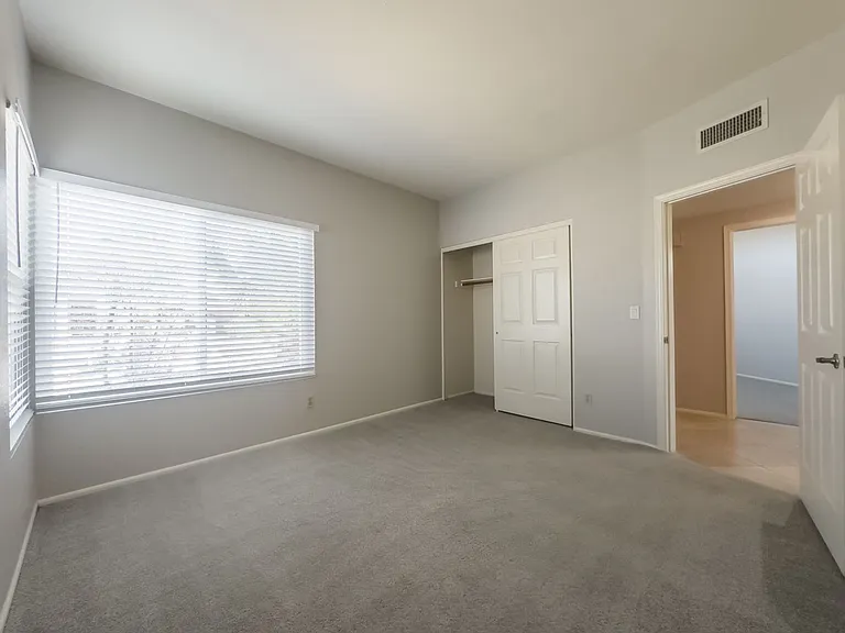 152 W La Vieve Ln — Photo 17