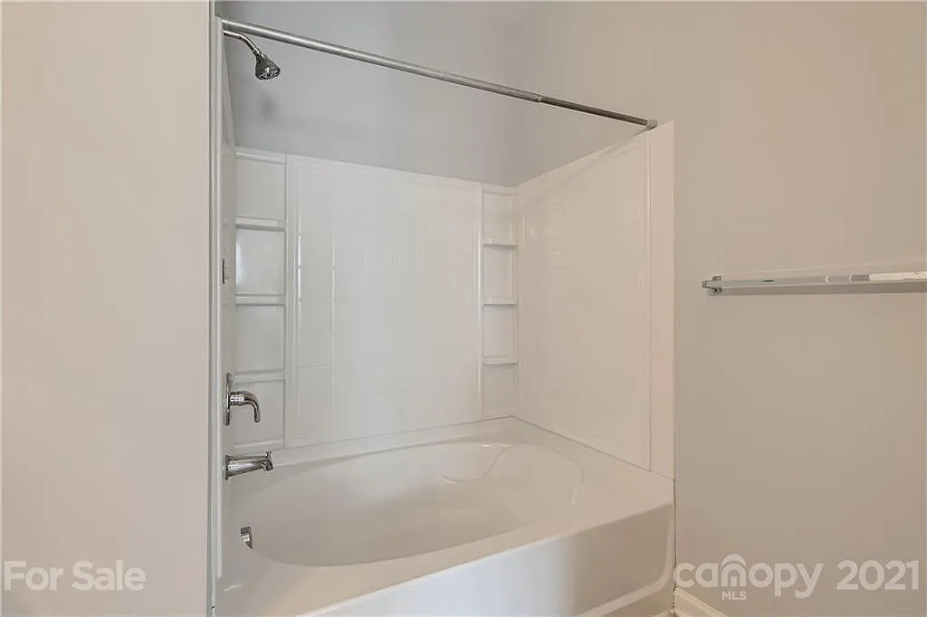 2 bed, 1500 sqft, $2,049 — Photo 1