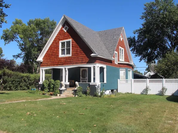 820 N Meade Ave, Glendive, MT 59330