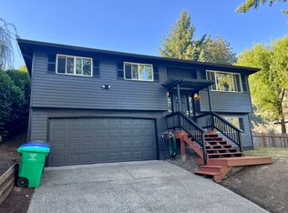 751 SW Caldew Dr, Portland, OR 97219