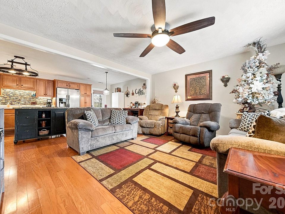 1st image of 803 Whetstone Pl SW