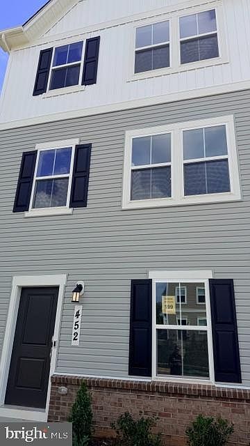 1st image of 452 17th St