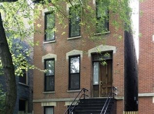 821 W Webster Ave, Chicago, IL 60614