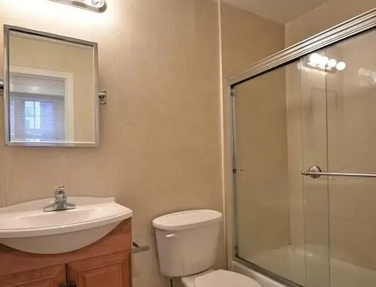 198 Winthrop Rd #5E — Photo 9