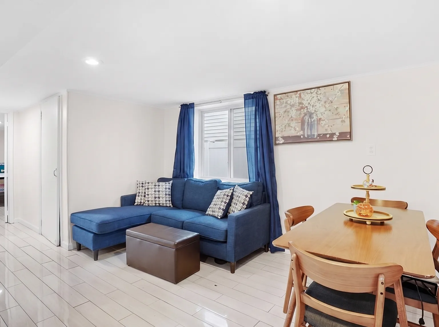 1 bed, 700 sqft, $1,700 — Photo 2