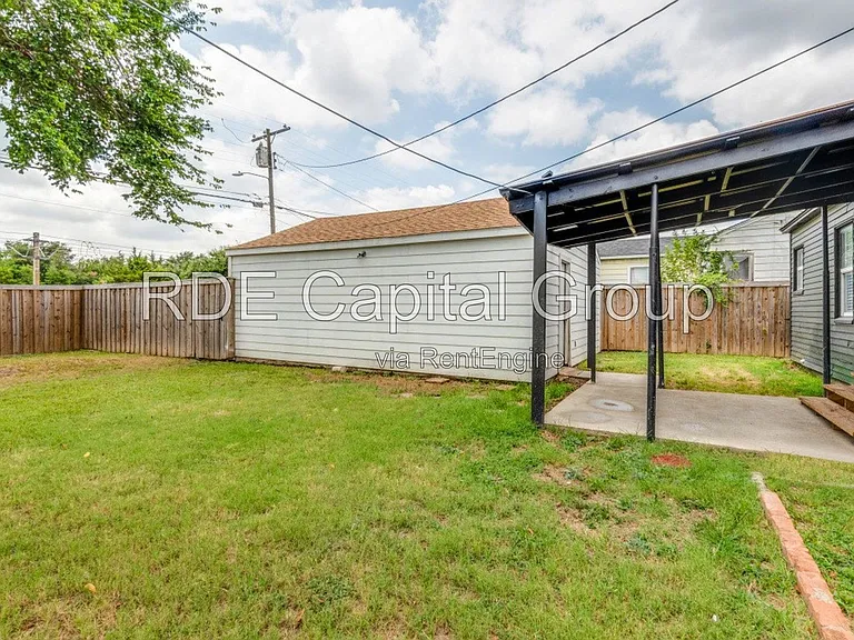 2736 Rolinda Dr — Photo 12