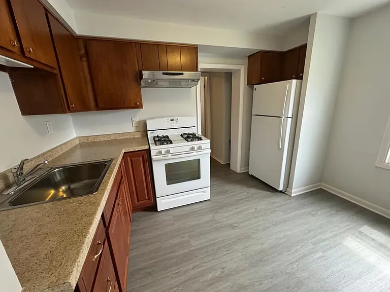 410 N 4th St #2 — Photo 3
