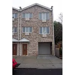 Rented by Transvilla Real Estate & Development Group Inc.