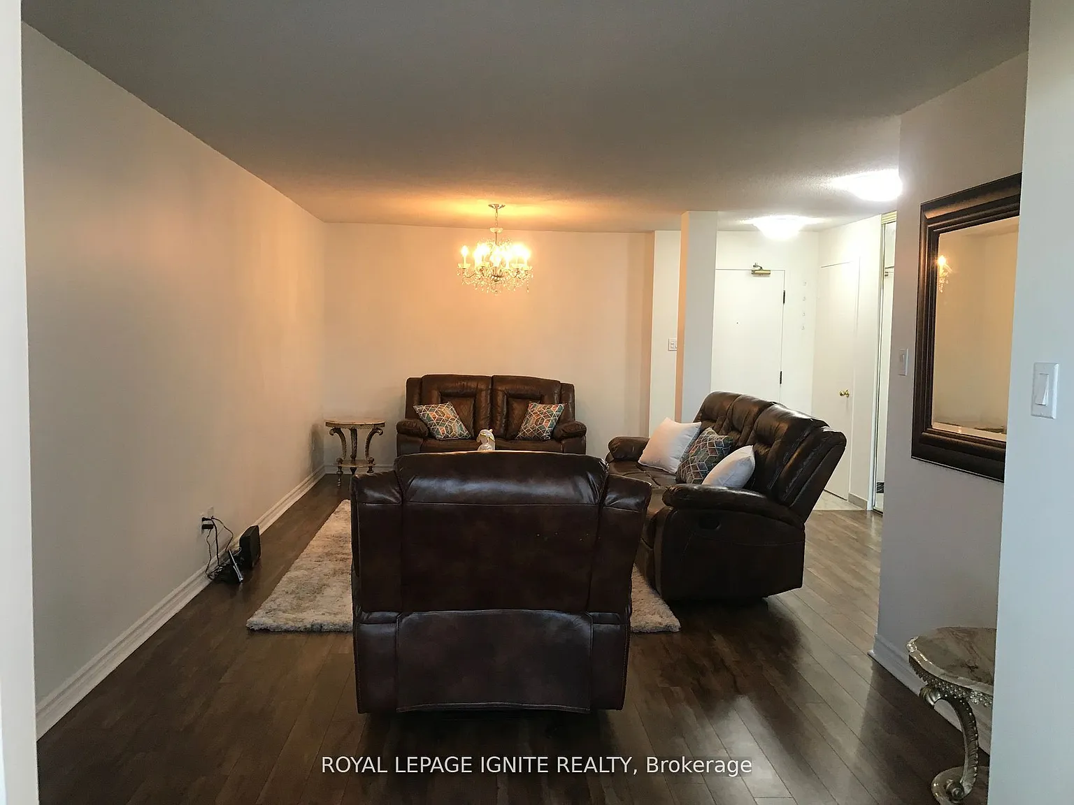 Platinum Rouge Condominium — Photo 3