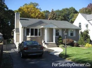 35 Gaywood Ave, Colonia, NJ 07067