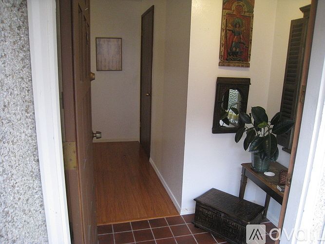 1st image of 315 13th Ave E #C
