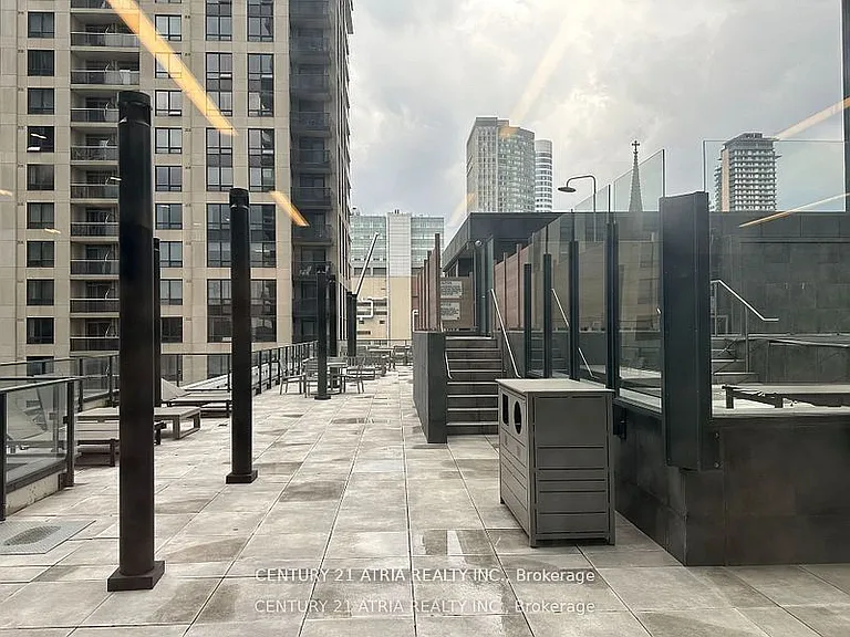 77 Shuter St #725 — Photo 36