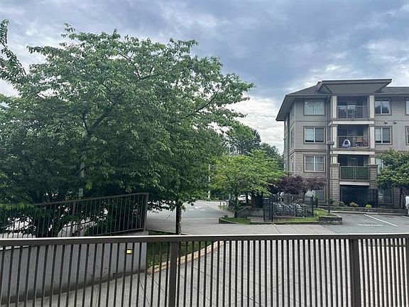 2nd image of 45567 Yale Rd #101