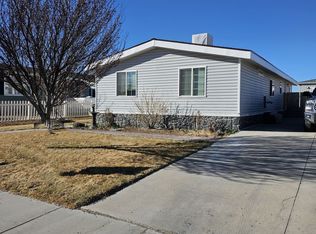 3207 Golden Mountain Ln, Tonopah, NV 89049