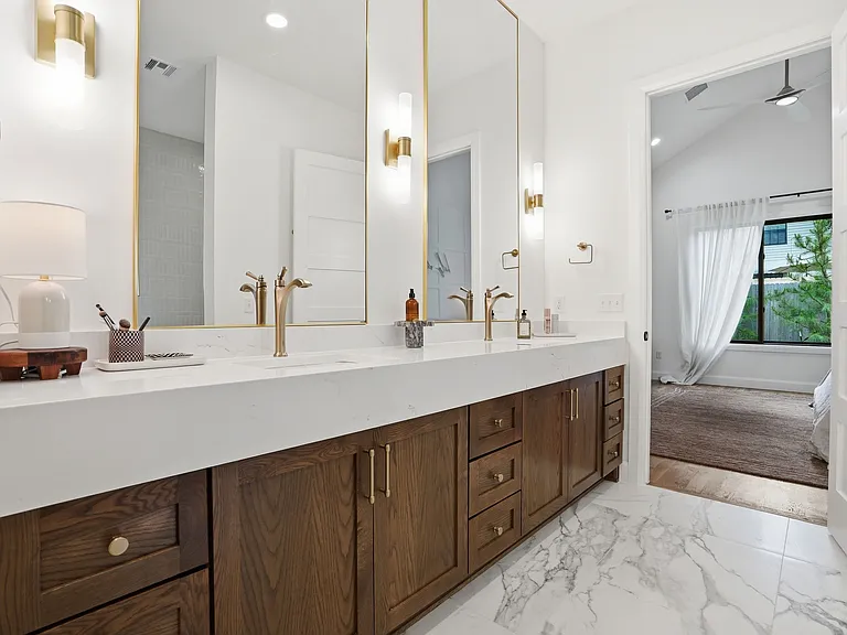 3917 S Madison Ave — Photo 26