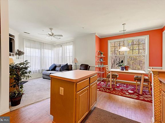 5th image of 1302 Scottsdale Dr Unit 176
