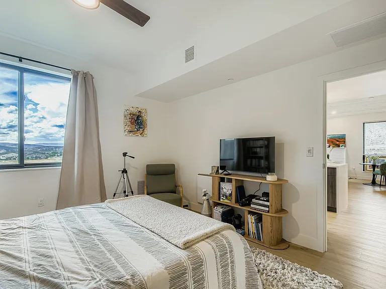 91 Mount Hope Cir #B303 — Photo 16