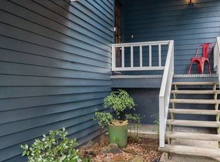 4606 SW Caldew St APT D, Portland, OR 97219