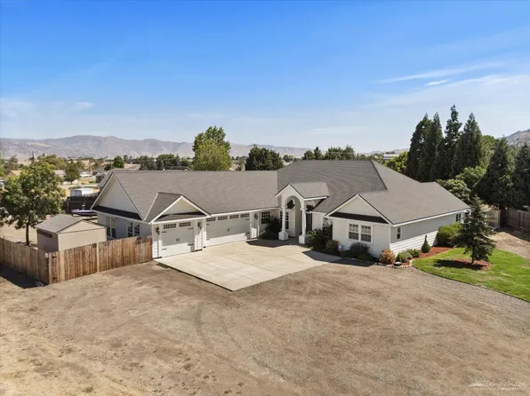 28211 Seabiscuit Way, Tehachapi, CA 93561