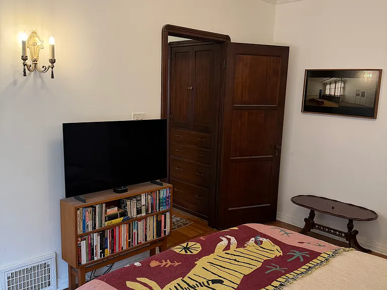 325 S Cochran Ave #201 — Photo 11
