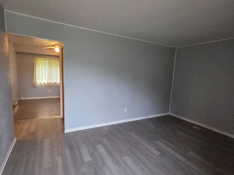 6630 Eastmont Dr — Photo 2