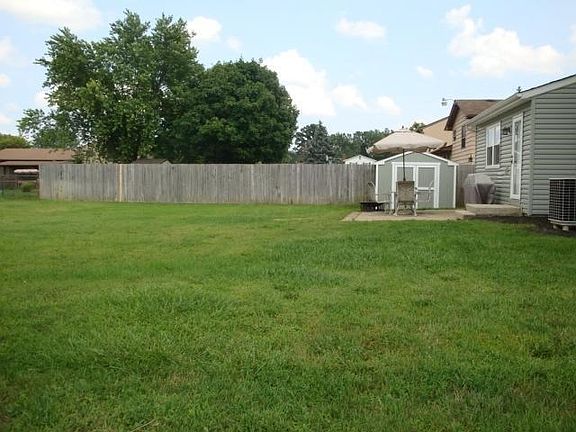 3rd image of 1980 Limetree Ct