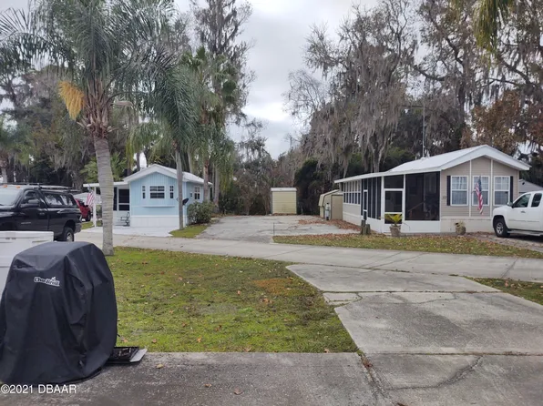 1074 Front St, Welaka, FL 32193