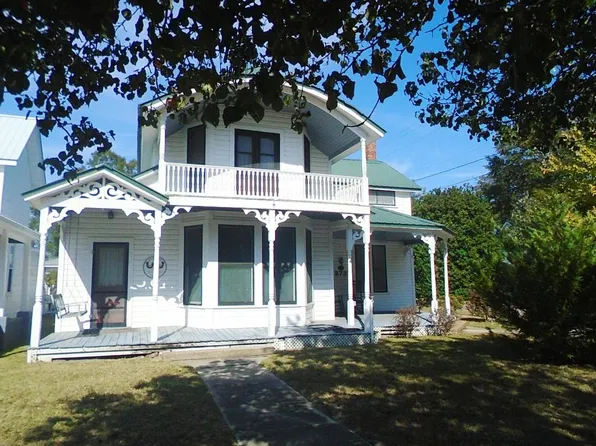 273 Live Oak Ave E, Defuniak Springs, FL 32435