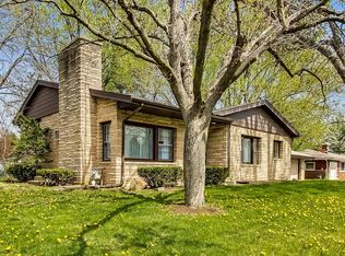 3008 Northside Ave, McHenry, IL 60051