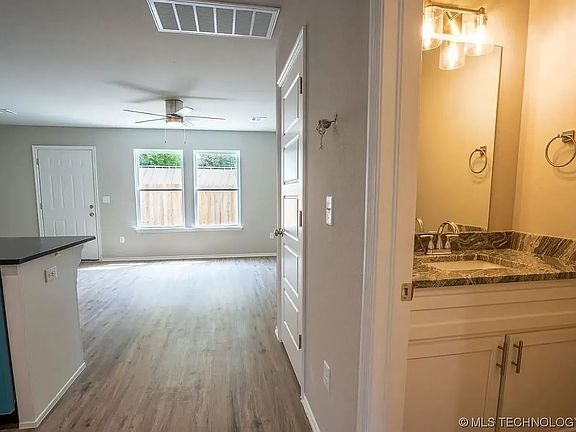 5th image of 518 W 2nd St #520
