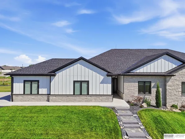 7900 Ponce Dr, Lincoln, NE 68516
