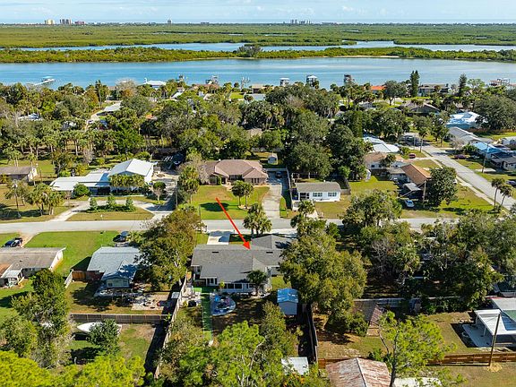 2nd image of 1010 Fernald St