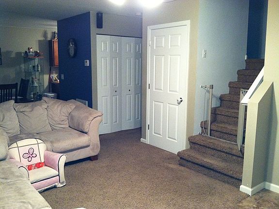 Partial open stairway.