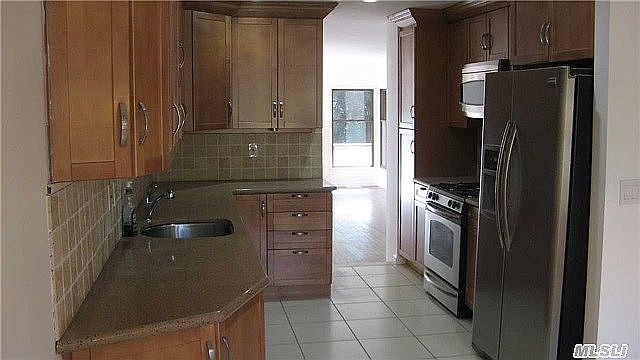 1st image of 10 Hunt Ct